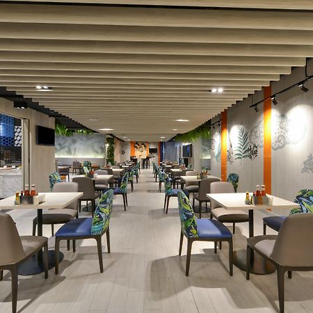 Holiday Inn Express Bangkok Sukhumvit 11 By Ihg Bagian luar foto